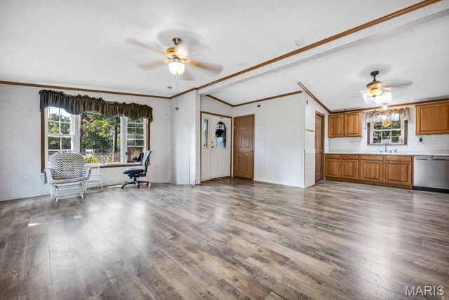 29022 Pinnacle Lake Road, New Florence, MO 63363