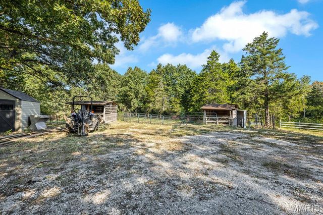 29022 Pinnacle Lake Road, New Florence, MO 63363