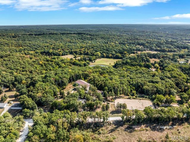 29022 Pinnacle Lake Road, New Florence, MO 63363