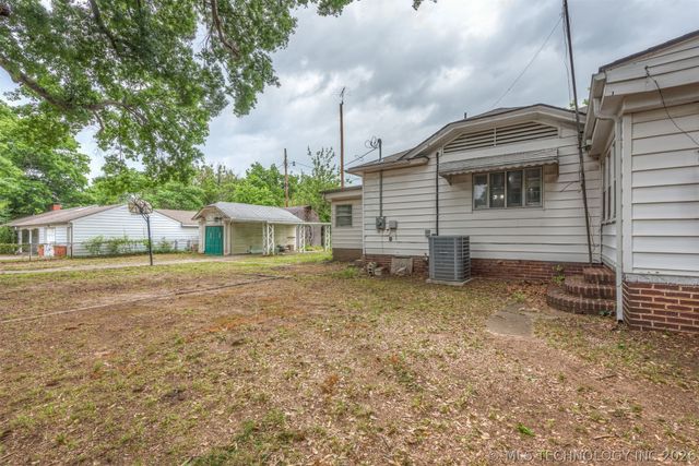 1901 E 9th Street, Okmulgee, OK 74447