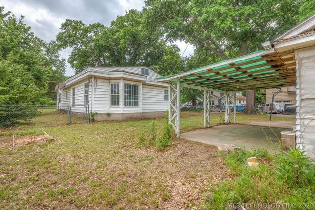 1901 E 9th Street, Okmulgee, OK 74447