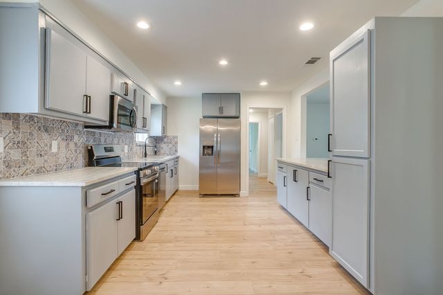 500 N Main Street, Joshua, TX 76058