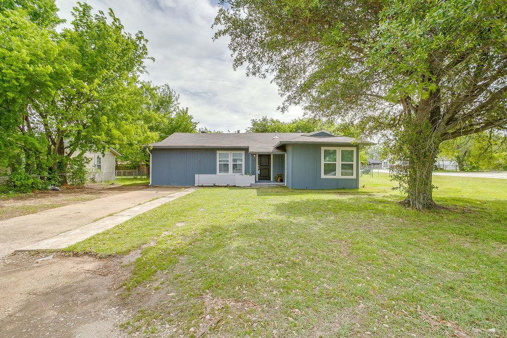 500 N Main Street, Joshua, TX 76058