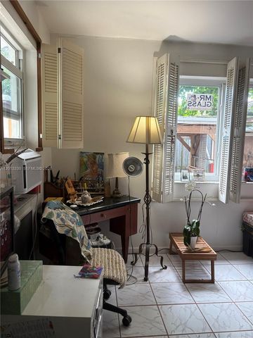 5930 SW 44th Ter, Miami, FL 33155