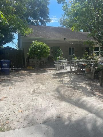 5930 SW 44th Ter, Miami, FL 33155