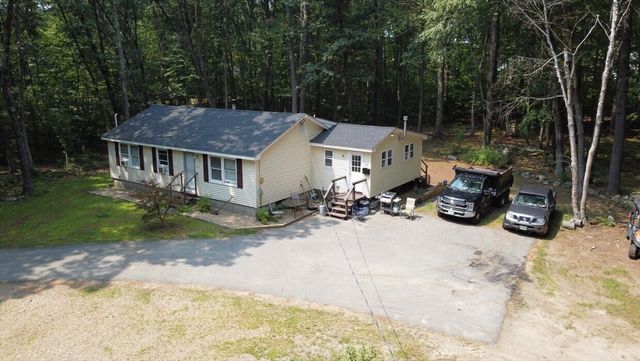 12 W Shore Park Rd, Kingston, NH 03848