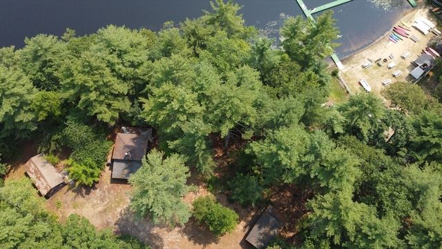 12 W Shore Park Rd, Kingston, NH 03848