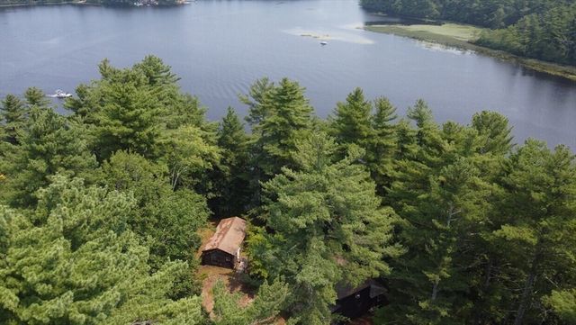 12 W Shore Park Rd, Kingston, NH 03848