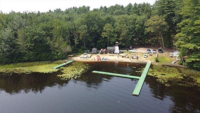 12 W Shore Park Rd, Kingston, NH 03848