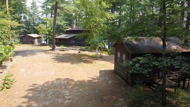 12 W Shore Park Rd, Kingston, NH 03848