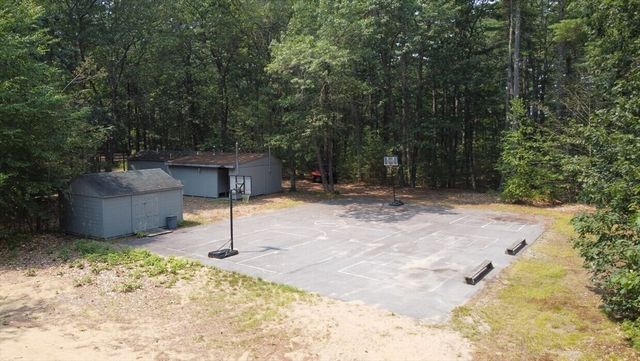 12 W Shore Park Rd, Kingston, NH 03848