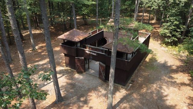 12 W Shore Park Rd, Kingston, NH 03848