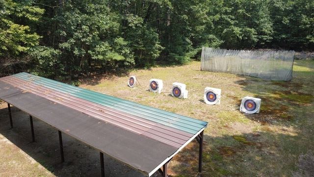 12 W Shore Park Rd, Kingston, NH 03848