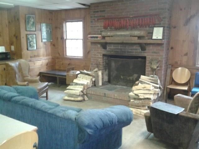 12 W Shore Park Rd, Kingston, NH 03848