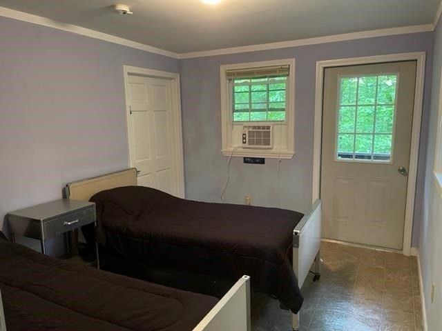 12 W Shore Park Rd, Kingston, NH 03848