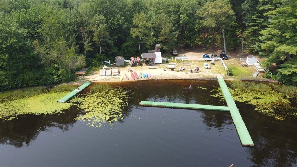 12 W Shore Park Rd, Kingston, NH 03848