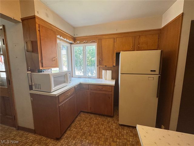 1314 Allendale Avenue, Akron, OH 44306