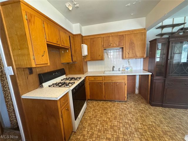 1314 Allendale Avenue, Akron, OH 44306