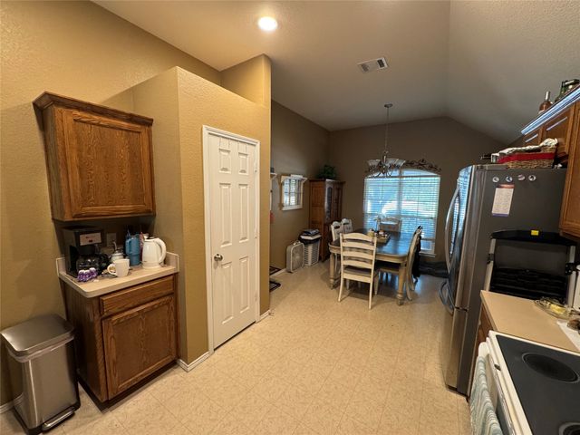 1240 Cottonwood Drive, Crowley, TX 76036