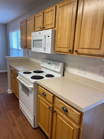 2833 Paddle Wheel Dr, Nashville, TN 37214