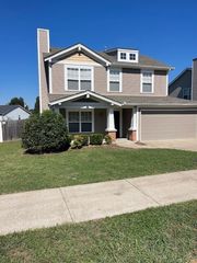 2833 Paddle Wheel Dr, Nashville, TN 37214