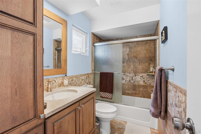 140 Tremper Street, Holbrook, NY 11741