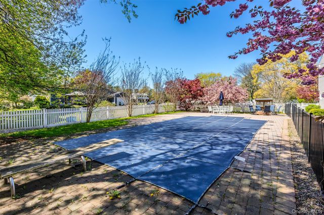 140 Tremper Street, Holbrook, NY 11741