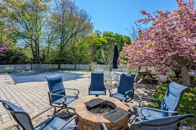140 Tremper Street, Holbrook, NY 11741
