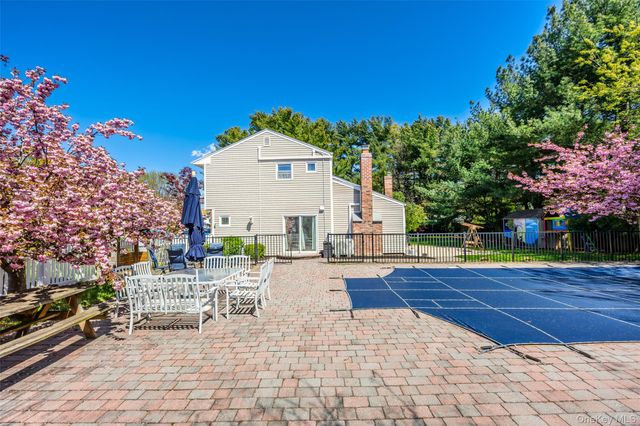 140 Tremper Street, Holbrook, NY 11741