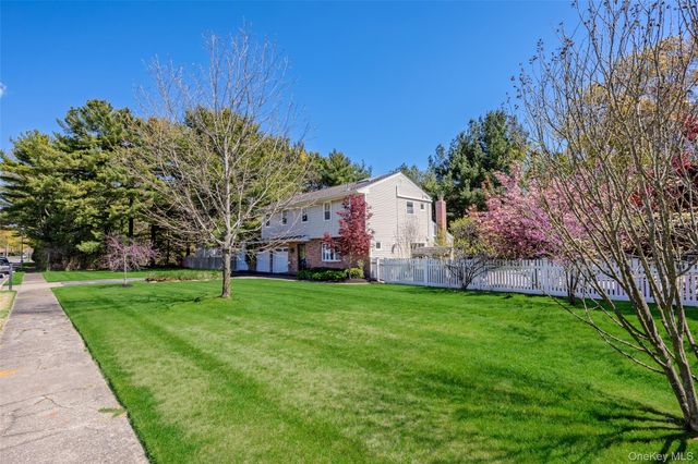 140 Tremper Street, Holbrook, NY 11741