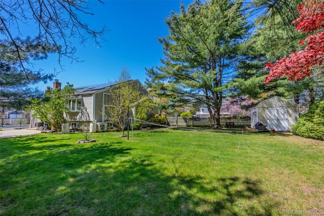 140 Tremper Street, Holbrook, NY 11741