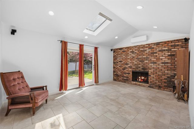 140 Tremper Street, Holbrook, NY 11741