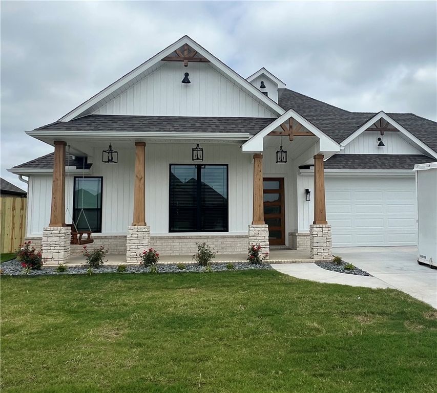 1800 Gaines Street, Pea Ridge, AR 72751