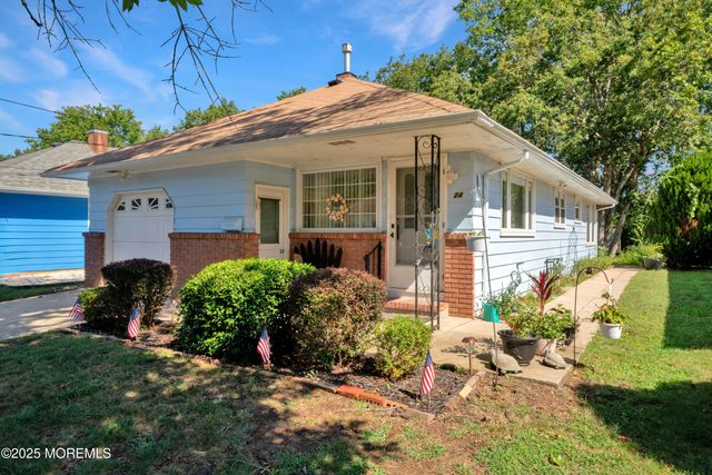 24 Mount Matterhorn Lane, Toms River, NJ 08753