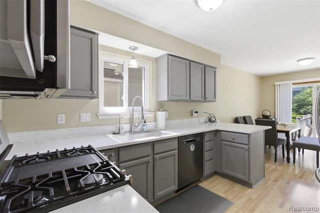 6790 Edwood Avenue, West Bloomfield, MI 48324