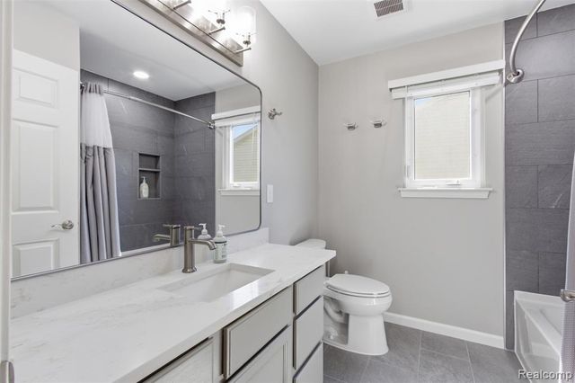 6790 Edwood Avenue, West Bloomfield, MI 48324