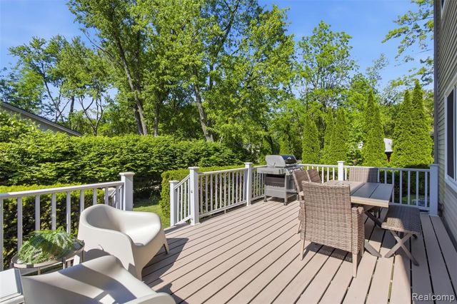 6790 Edwood Avenue, West Bloomfield, MI 48324