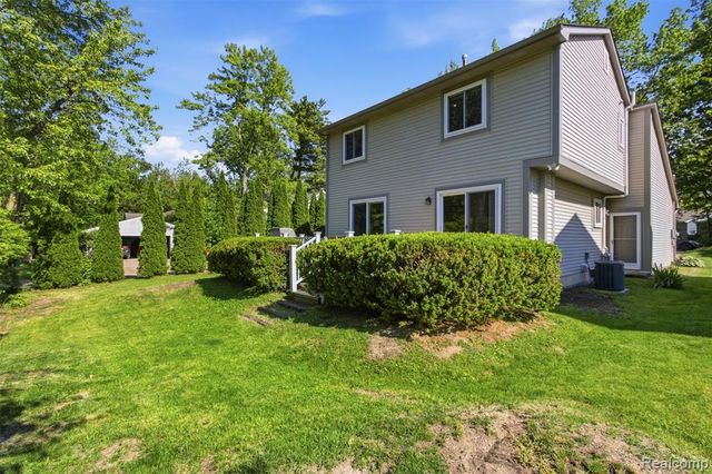 6790 Edwood Avenue, West Bloomfield, MI 48324