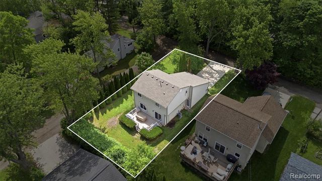 6790 Edwood Avenue, West Bloomfield, MI 48324