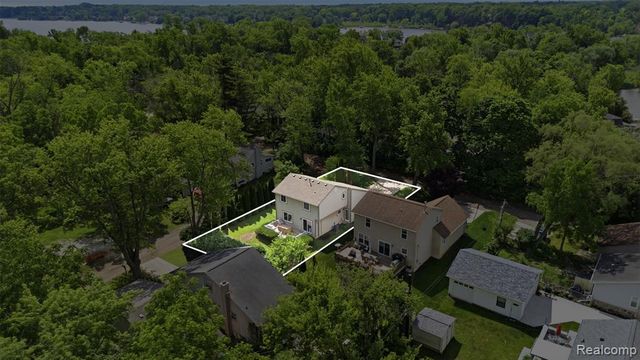 6790 Edwood Avenue, West Bloomfield, MI 48324