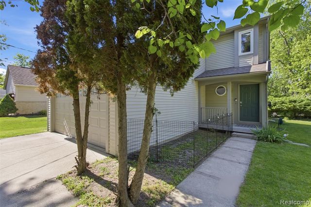6790 Edwood Avenue, West Bloomfield, MI 48324