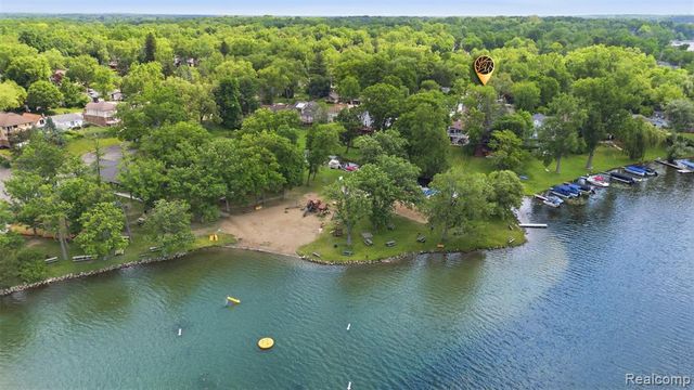 6790 Edwood Avenue, West Bloomfield, MI 48324