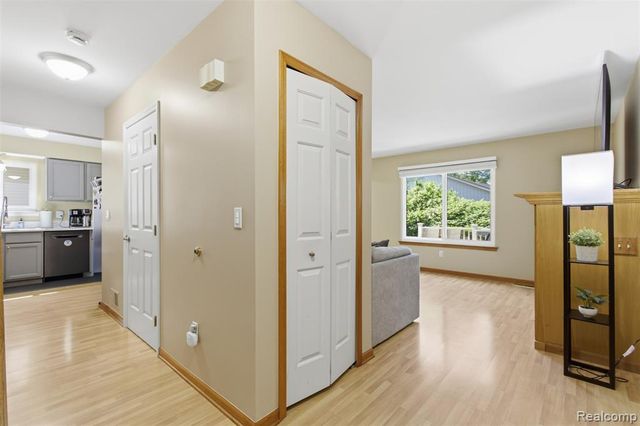 6790 Edwood Avenue, West Bloomfield, MI 48324