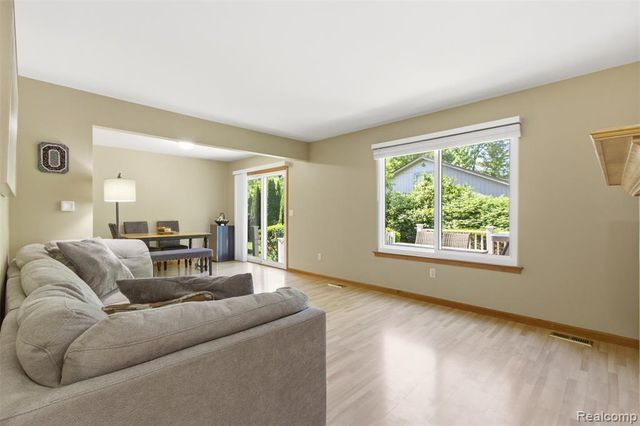 6790 Edwood Avenue, West Bloomfield, MI 48324