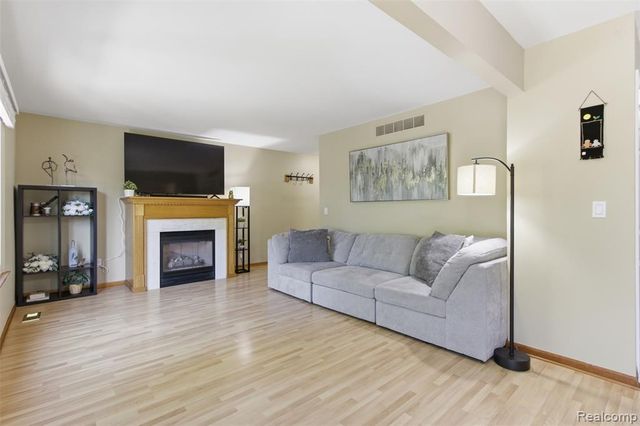 6790 Edwood Avenue, West Bloomfield, MI 48324