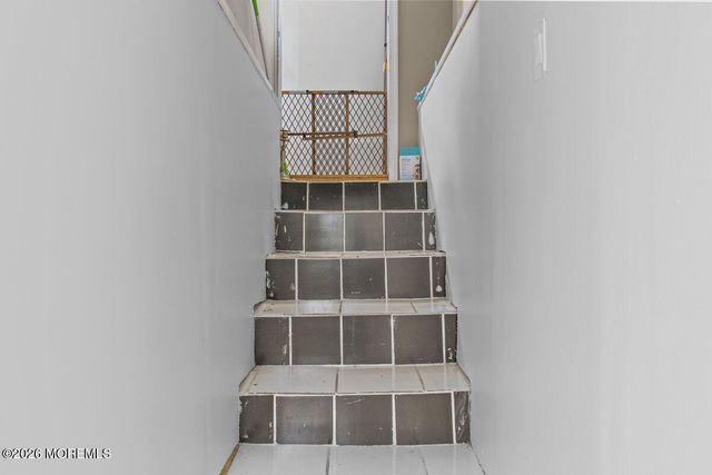 687 Hopping Road, Belford, NJ 07718