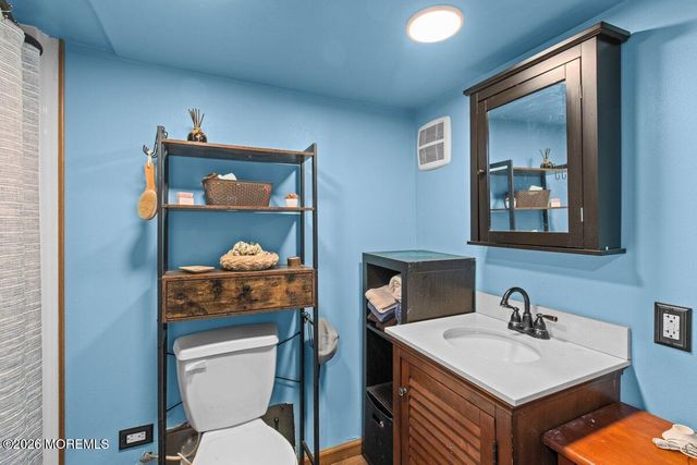 687 Hopping Road, Belford, NJ 07718
