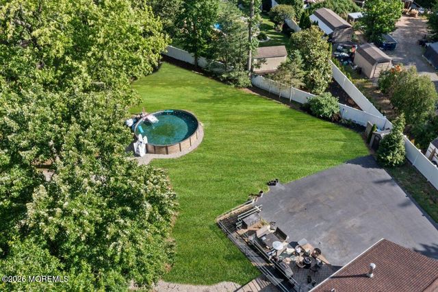687 Hopping Road, Belford, NJ 07718