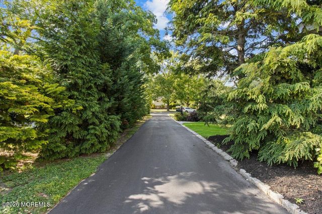 687 Hopping Road, Belford, NJ 07718