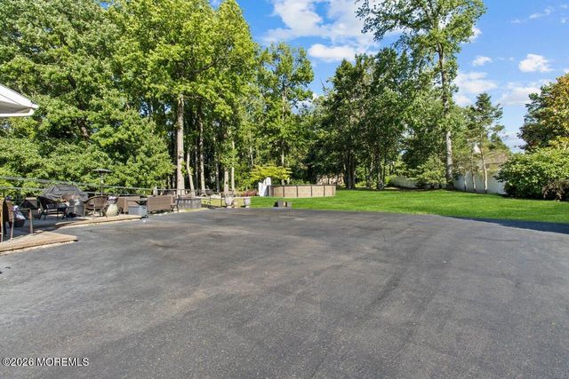 687 Hopping Road, Belford, NJ 07718